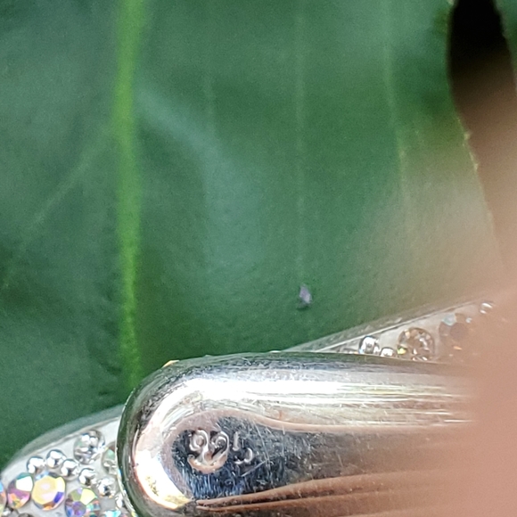 Sparkling teardrop silver earring - Picture 9 of 9